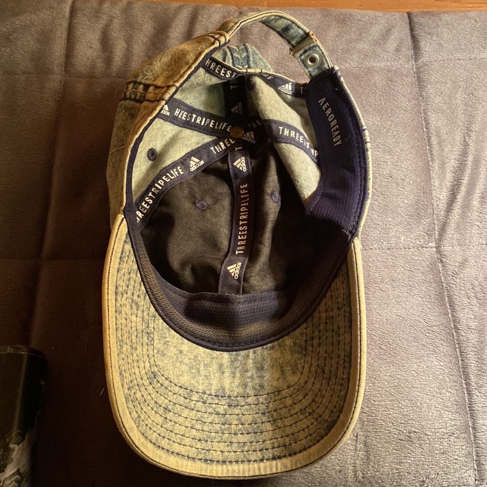 Adidas hat‎ - Picture 3 of 4